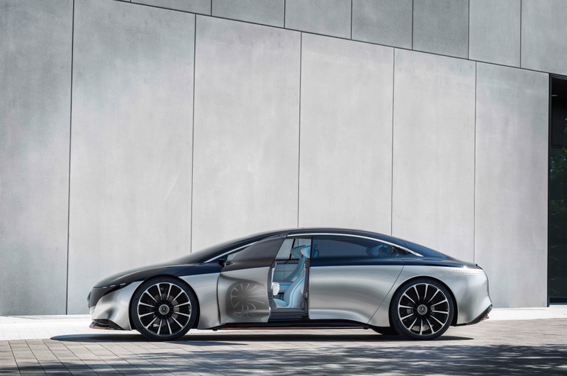 Illustration for article titled The Mercedes-Benz Vision EQS Sets Up An All-Electric S-Class And The Lighting Is Wild